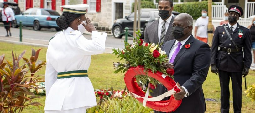 Commander Defence Force joins State Officials as they commemorate Armistice Day.