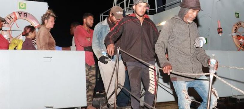 HMBS Bahamas Apprehends Undocumented Migrants